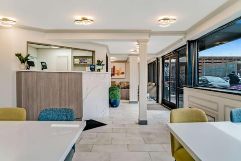 Quality Inn Detroit Downtown Hotel in Windsor