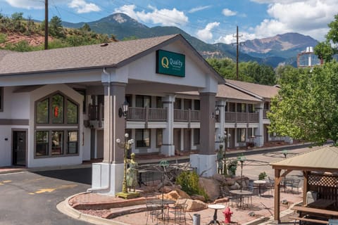 Quality Inn & Suites Manitou Springs at Pikes Peak Hotel in Manitou Springs