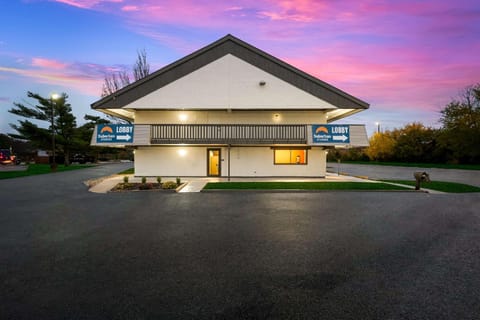 Suburban Studios Peoria Hotel in Peoria