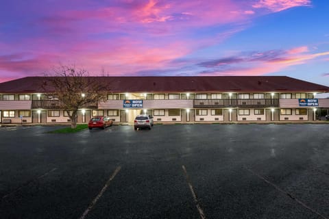 Suburban Studios Peoria Hotel in Peoria