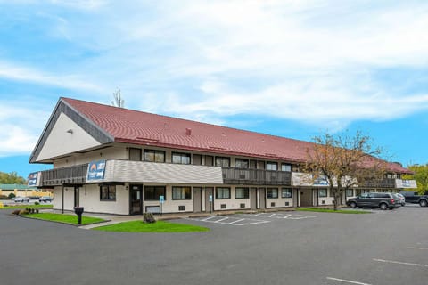 Suburban Studios Peoria Hotel in Peoria