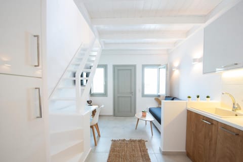 White Orchid Suites Apartment hotel in Mesaria