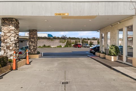 Heritage Inn Express Hayward Motel in San Lorenzo