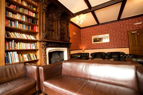 Shared lounge/TV area