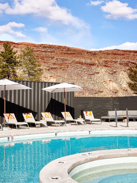 Swimming pool