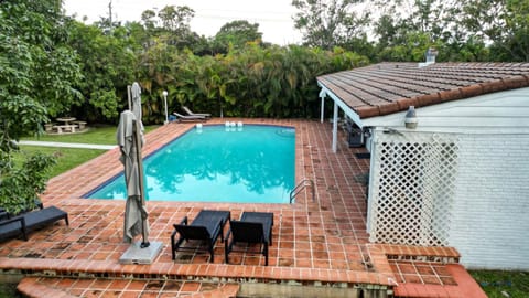 La Finca Hotel in Glenvar Heights