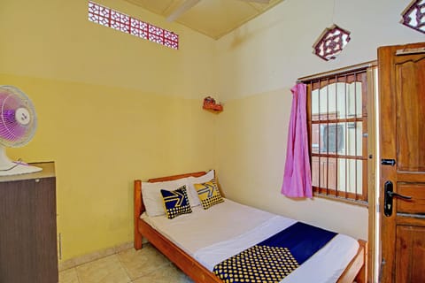 OYO Life 92954 Shanti Kost Hotel in Buleleng