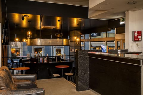 Bar/lounge