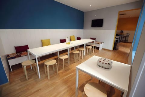 Onefam Sungate Hostel in Centro