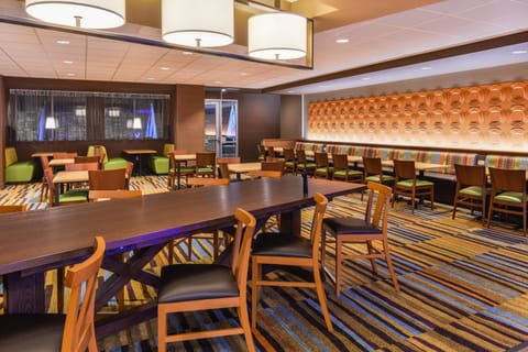 Fairfield by Marriott Inn & Suites Coralville Hotel in Coralville