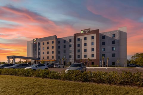 MainStay Suites Fort Myers East I-75 Hotel in North Fort Myers
