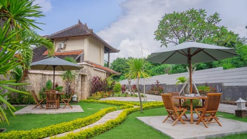 Villa Sari Bumi Resort in Bali