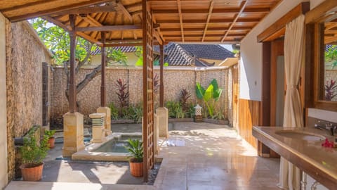 Villa Sari Bumi Resort in Bali