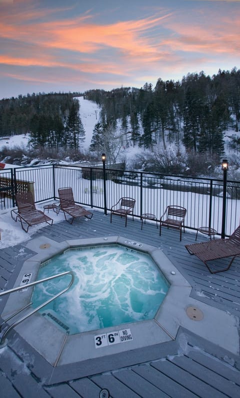 WorldMark Red River Hotel in Red River