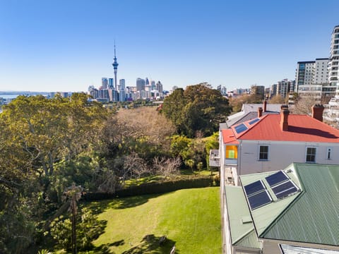 Verandahs Parkside Lodge Hostel in Auckland