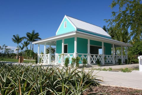 Holiday Inn Express & Suites Naples Downtown - 5th Avenue Hotel in East Naples