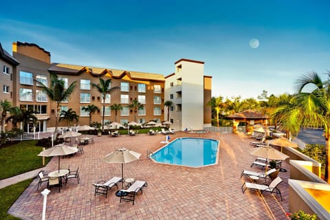 Holiday Inn Express & Suites Naples Downtown - 5th Avenue Hotel in East Naples