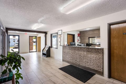 Rodeway Inn Cedar Rapids Westdale Hotel in Cedar Rapids