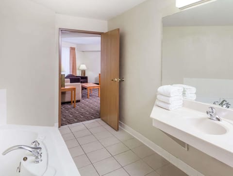 Wyndham Garden Madison Fitchburg Hotel in Fitchburg