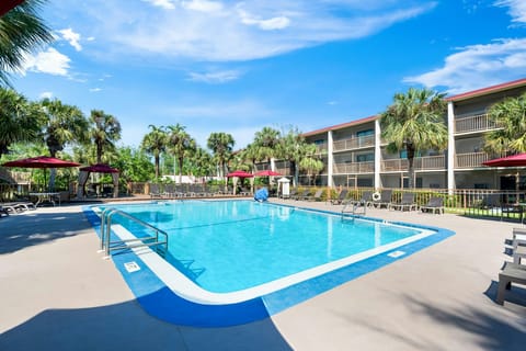 Red Roof PLUS+ & Suites Naples Downtown-5th Ave S Hotel in East Naples