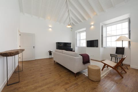 Shared lounge/TV area
