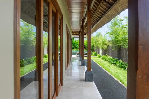 Medewi Surf Villa Luxury  Hotel in Pekutatan