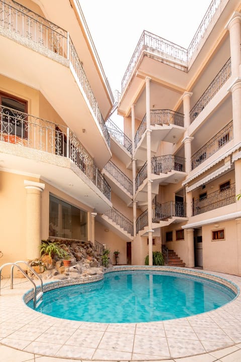 Swimming pool