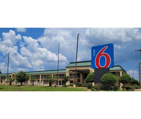 Motel 6 Jackson, MS - Southwest Hotel in Jackson