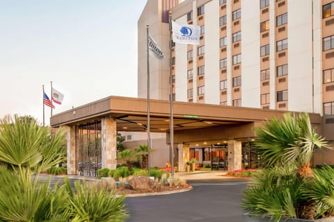 DoubleTree by Hilton San Francisco-Airport Hotel in Burlingame