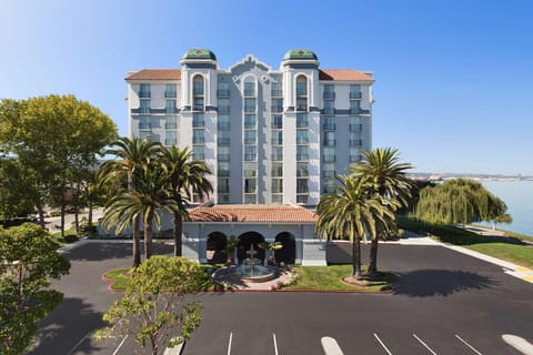 Embassy Suites by Hilton San Francisco Airport Waterfront Hotel in Burlingame
