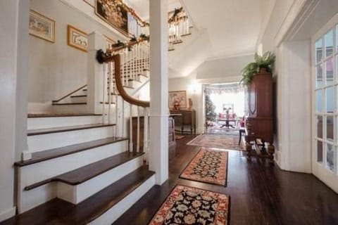 Six Acres Bed & Breakfast Hotel in Cincinnati