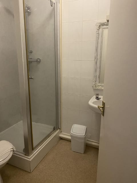 Turf Hotel Inn in England