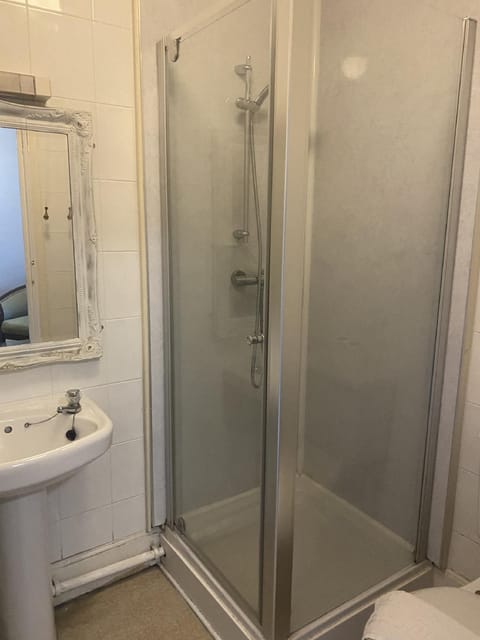 Turf Hotel Inn in England