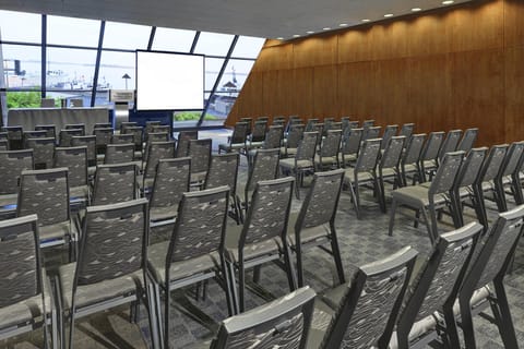 Meeting room(s)