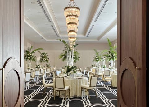 Cambria Hotel Detroit Downtown Hotel in Windsor