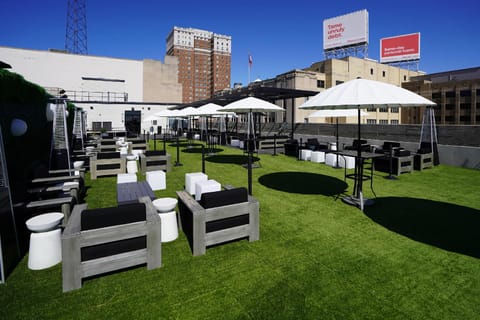 Cambria Hotel Detroit Downtown Hotel in Windsor