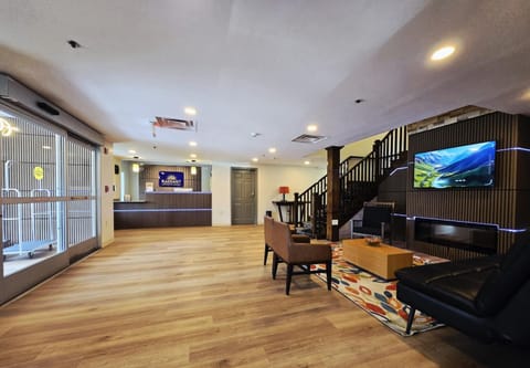 Radiant Inn & Suites Hotel in Murfreesboro