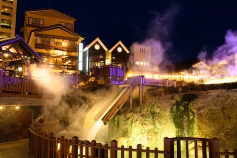 Hot spring bath