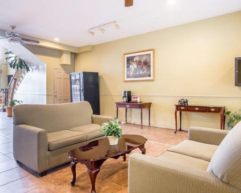 Econo Lodge Birmingham - Hoover Hotel in Vestavia Hills