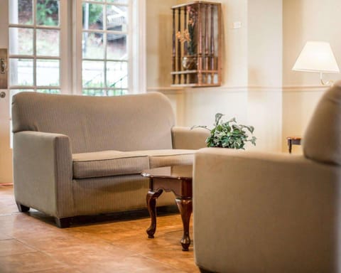 Econo Lodge Birmingham - Hoover Hotel in Vestavia Hills