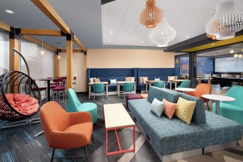 Shared lounge/TV area