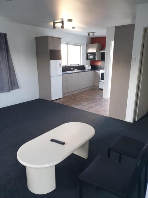 Alcamo Hotel Motel in Hamilton