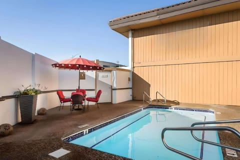 Rodeway Inn San Jose HWY-101 Tully Rd Exit Hotel in Evergreen