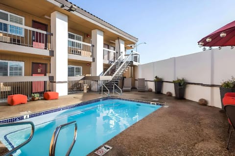 Rodeway Inn San Jose HWY-101 Tully Rd Exit Hotel in Evergreen