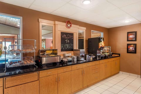 AmericInn by Wyndham Boscobel Hotel in Iowa