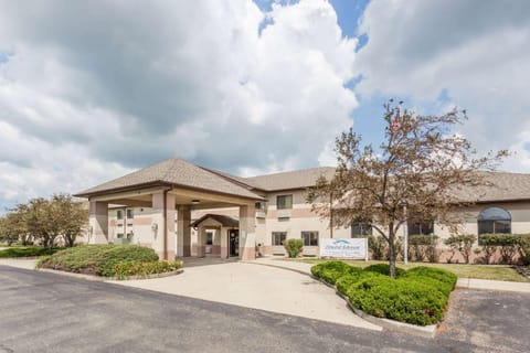 Howard Johnson by Wyndham Manteno Hotel in Indiana
