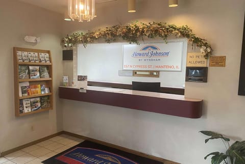 Howard Johnson by Wyndham Manteno Hotel in Indiana