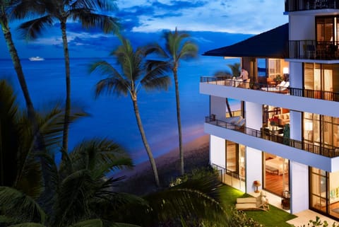 Halekulani - NO RESORT FEE Resort in Honolulu