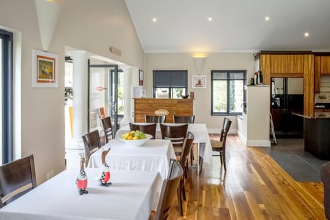 Orange Inn Knysna Inn in Knysna