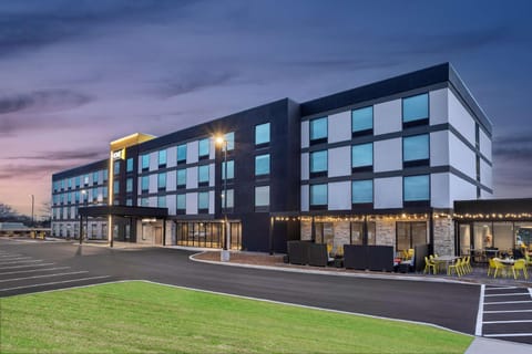 Home2 Suites by Hilton Indianapolis North at Intech Park Hotel in Pike Township